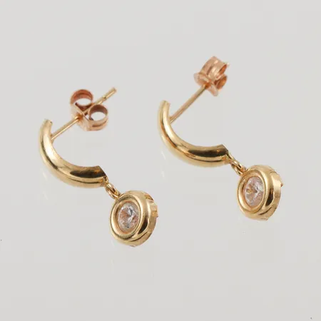 Ett par örhängen med vita stenar, 20mm, stift, 18K, 1,3g.