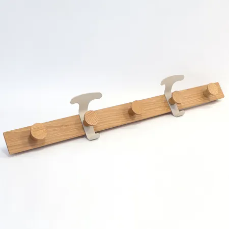 Muuto Avail Coat Rack klädhängare, i lackad ek, längd 87,5cm, bredd ca 7cm, fint skick, med originalkartong Skickas med postpaket.