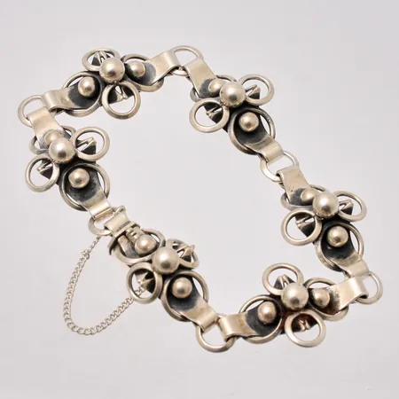 Armband i silver, 18,5cm, bredd 17,6mm, 830/1000, tillverkad av Asa-Silver H Olsson, år 1950, vikt 22,35g.