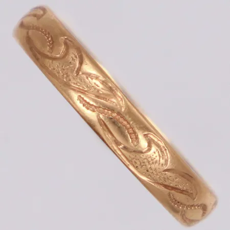 Ring med mönster, stl 19¼, bredd 3,6mm, 18K  Vikt: 2,6 g