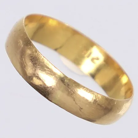 Ring stl 17 bredd 4mm repor gravyr 21K Vikt: 2,5 g