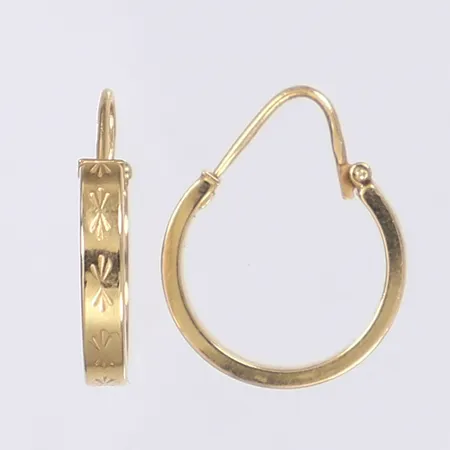 Ett par örhängen creoler med mönstrad dekor Ø13mm bredd 3mm 18K  Vikt: 1,5 g