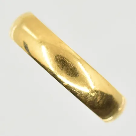 Ring, stl 19¼, bredd 5 mm, gravyr, 18K Vikt: 5,7 g