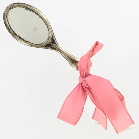 Spegel, ca 78mm, gravyr på baksida, nysilver