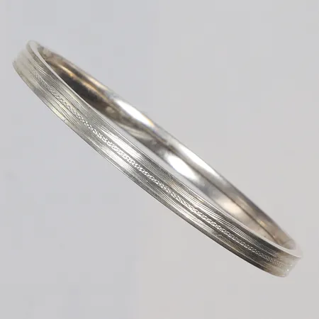 Armring mönstrad Ø61mm bredd 5mm silver 835/1000 Vikt: 9,9 g