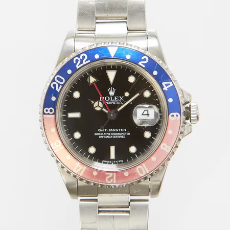 Herrur Rolex Oyster Perpetual GMT Master, stål, automatisk, 40mm, ref 16700, snr S586037, ca 1993, cal.3175, verknr 6605037, boettnr 16700, safirglas, datum, blekt pepsi ring, oysterlänk, stål, ref 62510H, ej modellenlig, ca 2008, viklås, servicebehov, inga tillbehör. 