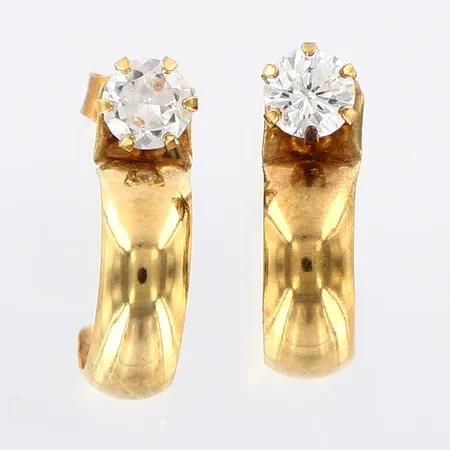 Ett par örhängen vita stenar, 13mm, bredd 4mm, 1 stopp saknas,  18K.  Vikt: 0,9 g