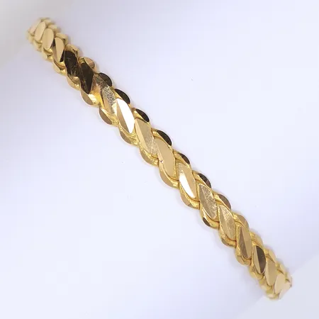 Armring Ø63mm något ojämn i formen 22K Vikt: 19,8 g