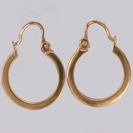 Ett par örhängen creoler, längd 21,8mm, Ø16mm, bredd 1,8mm, 18K  Vikt: 2,1 g