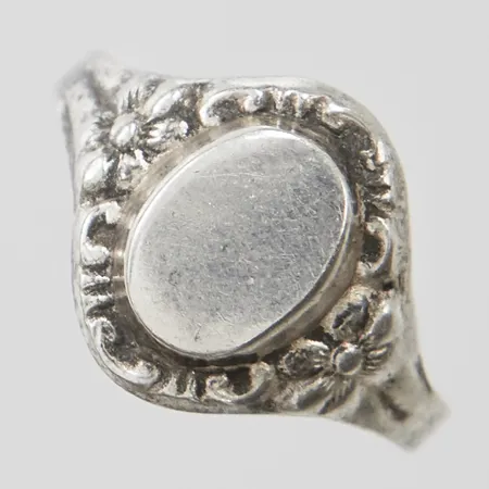 Barnring, stl12½, bredd 1,5-10mm, 835/1000 silver Vikt: 1,2 g