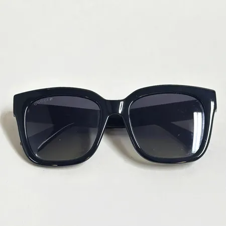 Ett par solglasögon Gucci, GG 1338S-002, 54¤19-140, manual, kvitto från NK Göteborg 2024, fodral