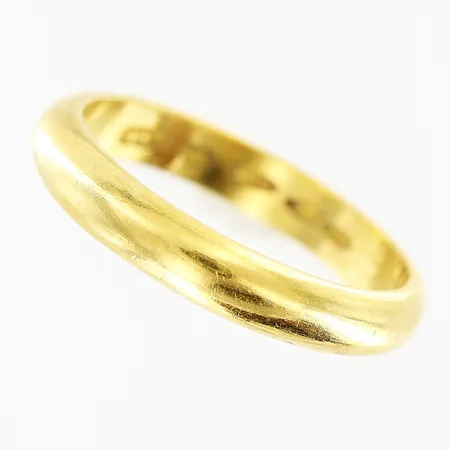 Ring slät, stl 20¼, bredd 3,5mm, gravyr, 23K Vikt: 7,7 g