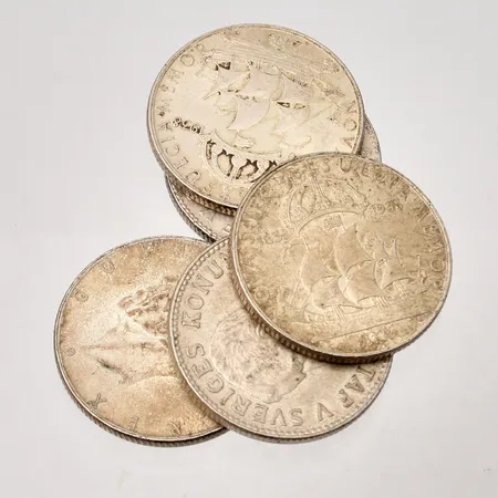 2st 2kronor i silver, 800/1000, vikt 74,9g.