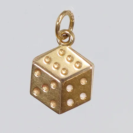 Hänge i form av tärning 9x14mm 18K Vikt: 0,5 g
