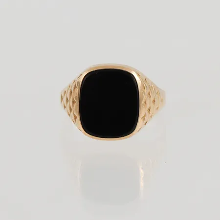 Klackring med onyx, Ø19¾, bredd: 2,5-15,1mm, 18K, 3,5g.