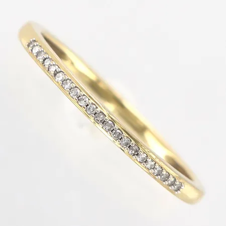 Ring diamanter 21 x ca 0,005ct stl 17¼, bredd 1,5mm, GHA, 18K.  Vikt: 1,6 g