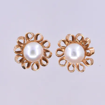 Ett par örhängen med pärlor, Ø11 mm, pärlans Ø5 mm, 18K. Vikt: 2,1 g