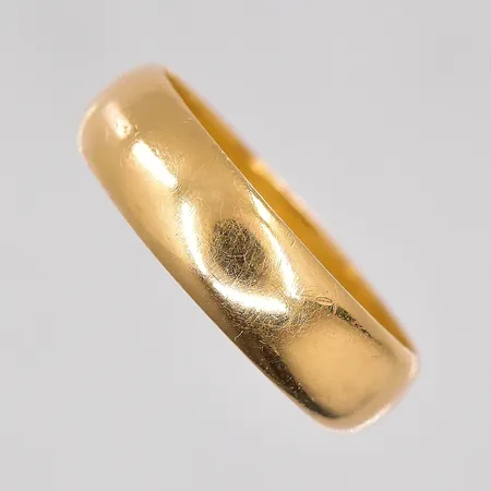 Ring, stl 19, gravyr, 18K Vikt: 5,7 g