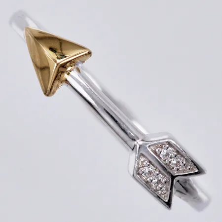 Ring med Ti Sento förgylld detalj, stl: 17 ¼, bredd ca 1-4mm, 925/1000 silver Vikt: 2,1 g