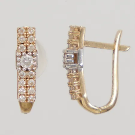 Ett par örhängen med vita stenar, 12mm, bredd 3,8mm, 14K Vikt: 2,2 g