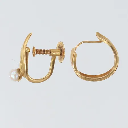 Guldskrot, defekt, udda, 18K. Vikt: 1,4 g