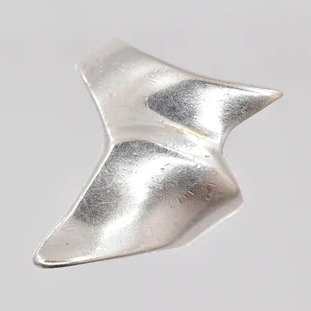 Ring, stl 17, 925/1000 silver Vikt: 5,8 g