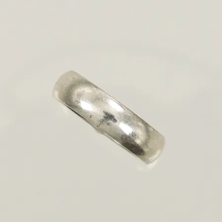 Ring slät stl 16¾ bredd 5mm SCH (Schalins) gravyr Silver 935/1000  Vikt: 3,1 g
