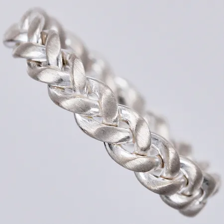 Ring JK stl: 17, bredd ca 4mm, 925/1000 silver Vikt: 1,8 g