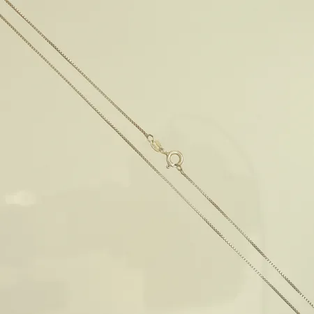 Halskedja Venezia, längd 45,5cm, bredd 1mm, skeva länkdelar, Silver 925/1000, 1,9g Vikt: 1,9 g