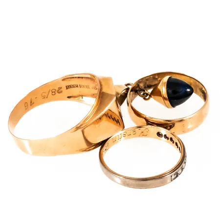 Diverse defekt / graverat guld 18K 8,9g bto. 