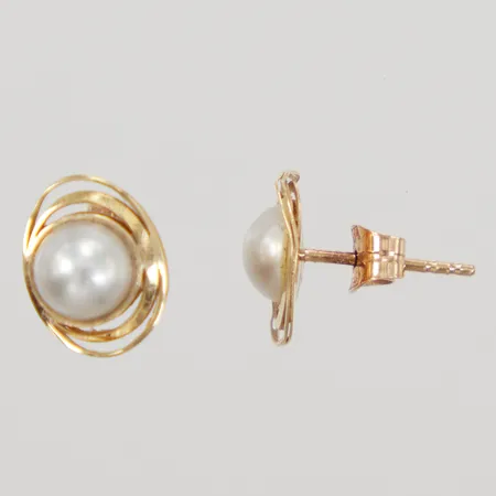 Ett par örhängen med pärlor, 10x7mm, 18K Vikt: 1 g