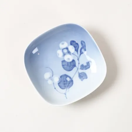 Fat Royal Copenhagen, nr: 4830, porslin, ej första sortering