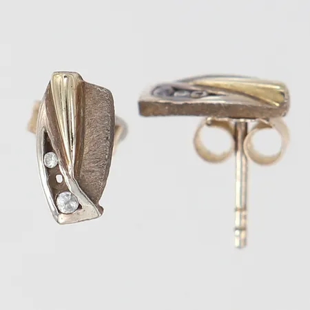 Ett par örhängen med vita stenar, 10,5x5mm, en sten saknas, Silver 925/1000.  Vikt: 1,5 g