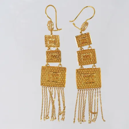 Ett par örhängen med filigranarbete, 95x19mm, 21K Vikt: 13,7 g