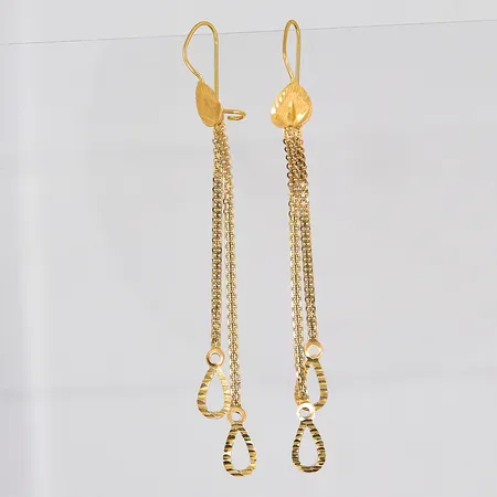 Ett par örhängen, längd 8cm, 21K Vikt: 3,3 g