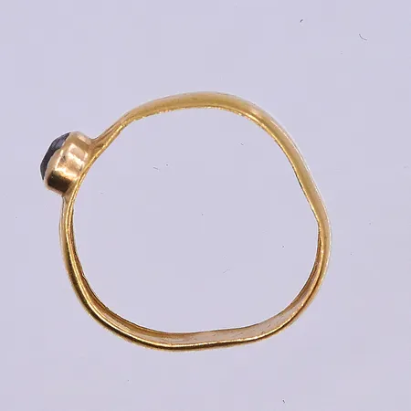 Diverse guld, 23K. Vikt: 3,6 g