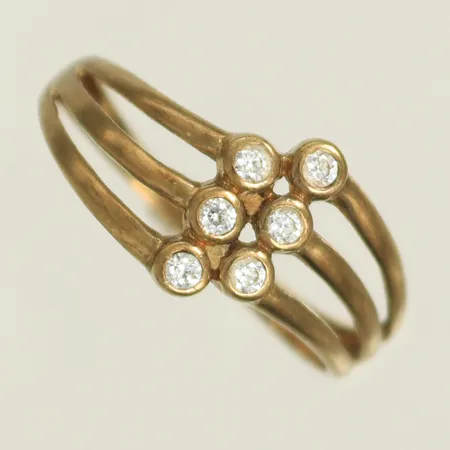 Ring med vita stenar stl 17¾, bredd 2-10mm, 8K, 1,3g Vikt: 1,3 g