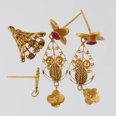 Guldskrot, defekt, 18K.  Vikt: 3,7 g