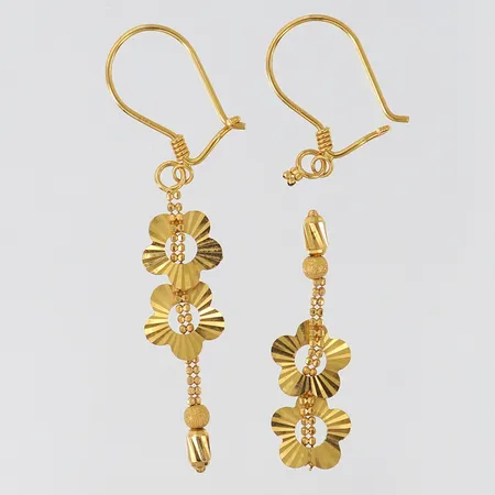 Ett par örhängen, defekta, 21K Vikt: 3,5 g