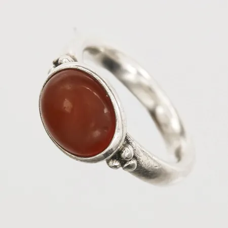 Ring Pandora med cabochonslipad karneol, stl: 17, silver 925/1000 Vikt: 6,8 g