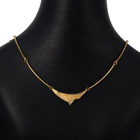 Collier, 18K guld, Diamant 1 x 0,01ct, Svenskt Guldsmide Ab (SGS), collierets längd 39,5 cm, bredd 1-11 mm, fint skick Vikt: 7,4 g