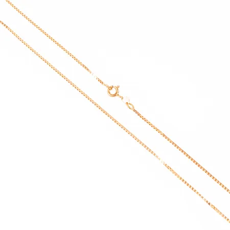 Kedja venezia i 18K guld. Den är 50 cm lång, 1 mm bred och väger 4,6g. Springring. 