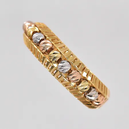 Ring, stl 17½, 3-färgad, skev skena, 18K Vikt: 2,4 g