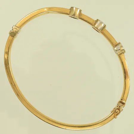 Armring öppningsbar Ø60mm bredd 3-6,5mm bucklig 18K  Vikt: 7,6 g
