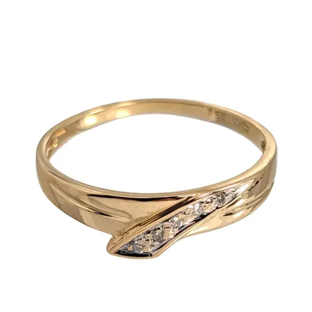Ring, 18K guld, Diamanter 5 x 0,003ct, Guldfynd (GFAB), Ø17,0 mm, bredd 1,2 - 5 mm, fint skick Vikt: 1,7 g