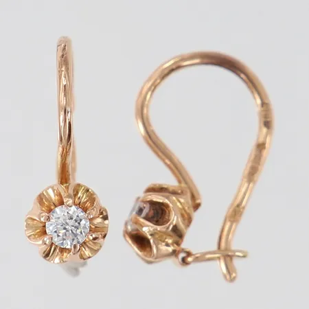 Ett par örhängen med vita stenar, 14mm, 14K Vikt: 1,3 g