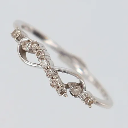 Ring med diamanter totalt 0,14ct, stl 16, vitguld, 18K Vikt: 1,3 g