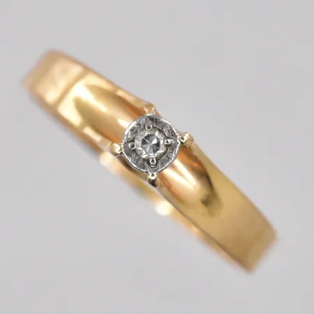 Ring med diamant ca 0,02ct, stl 16¼, 18K Vikt: 1,8 g