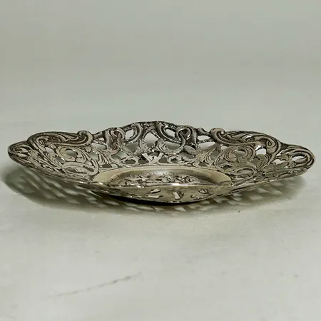 Skål med genombrutet mönster, ev Hultman år 1966, 830/1000 silver Vikt: 46,2 g