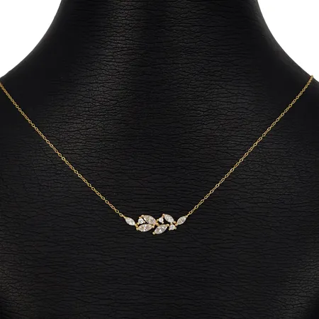 Collier, 18K guld, Cubic Zirconia, Guldfynd (GHA) 20146937, collierets längd 42,0 - 45,0 cm, bredd 1-7 mm, fint skick, stenar utan anmärkning, ordinarie nypris hos Guldfynd 6498 kr Vikt: 2,3 g